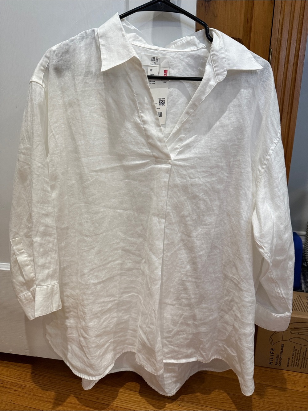 Uniqlo White Relaxed 100% linen V-Placket Shirt - Picture 2 of 6